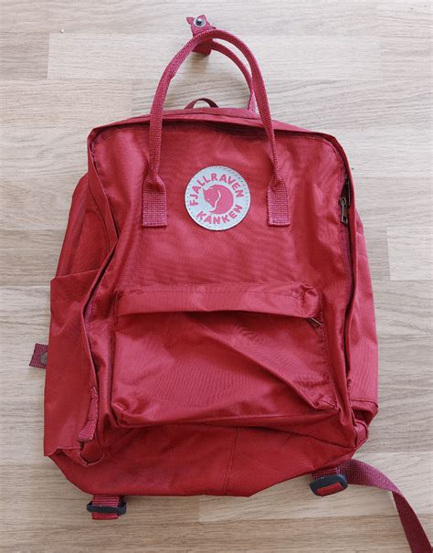 i cant tell if my fjallraven bag is fake|fjällräven kanken backpack real.